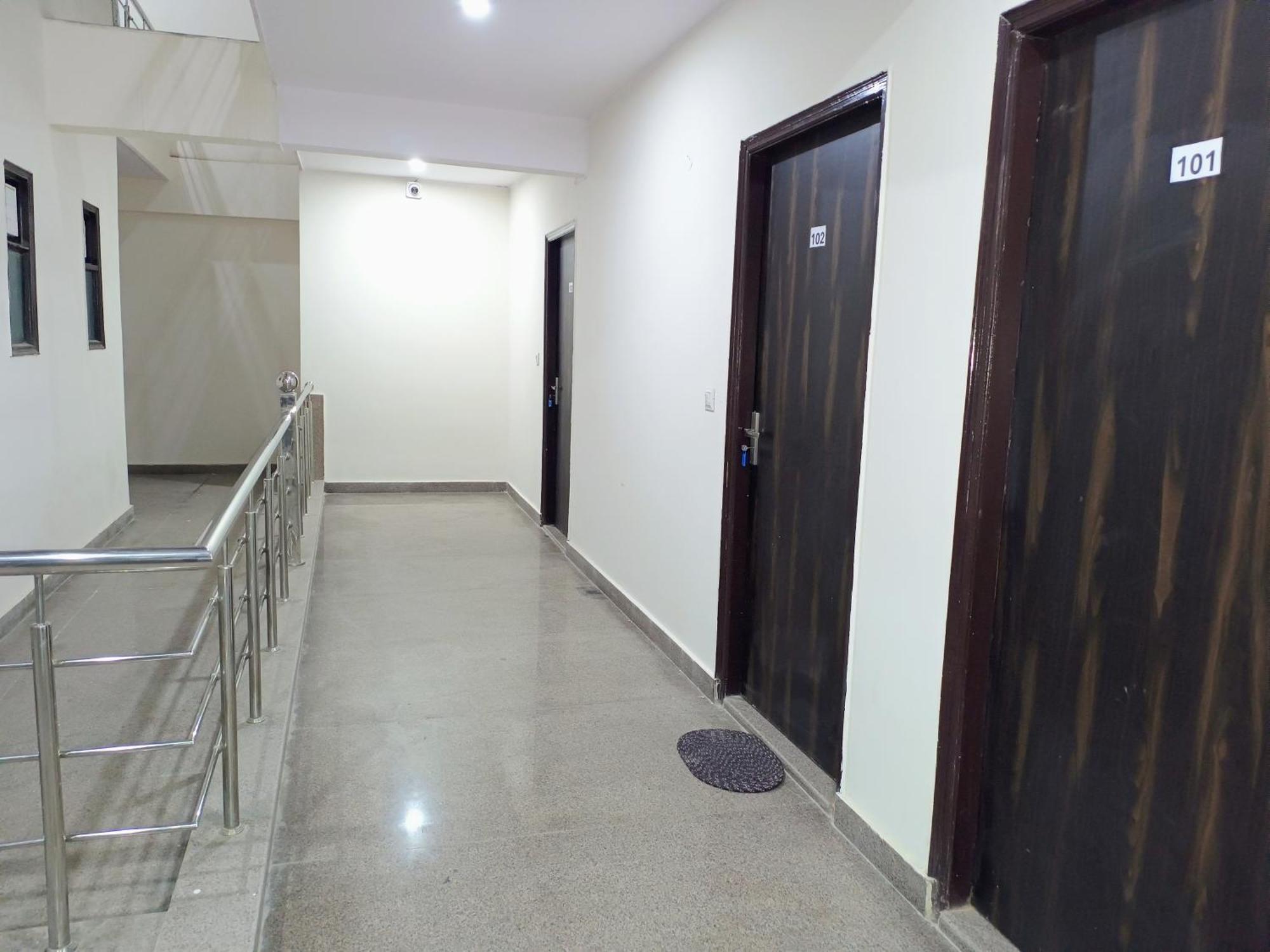 Hotel Krishna Tower Delhi  Exterior photo