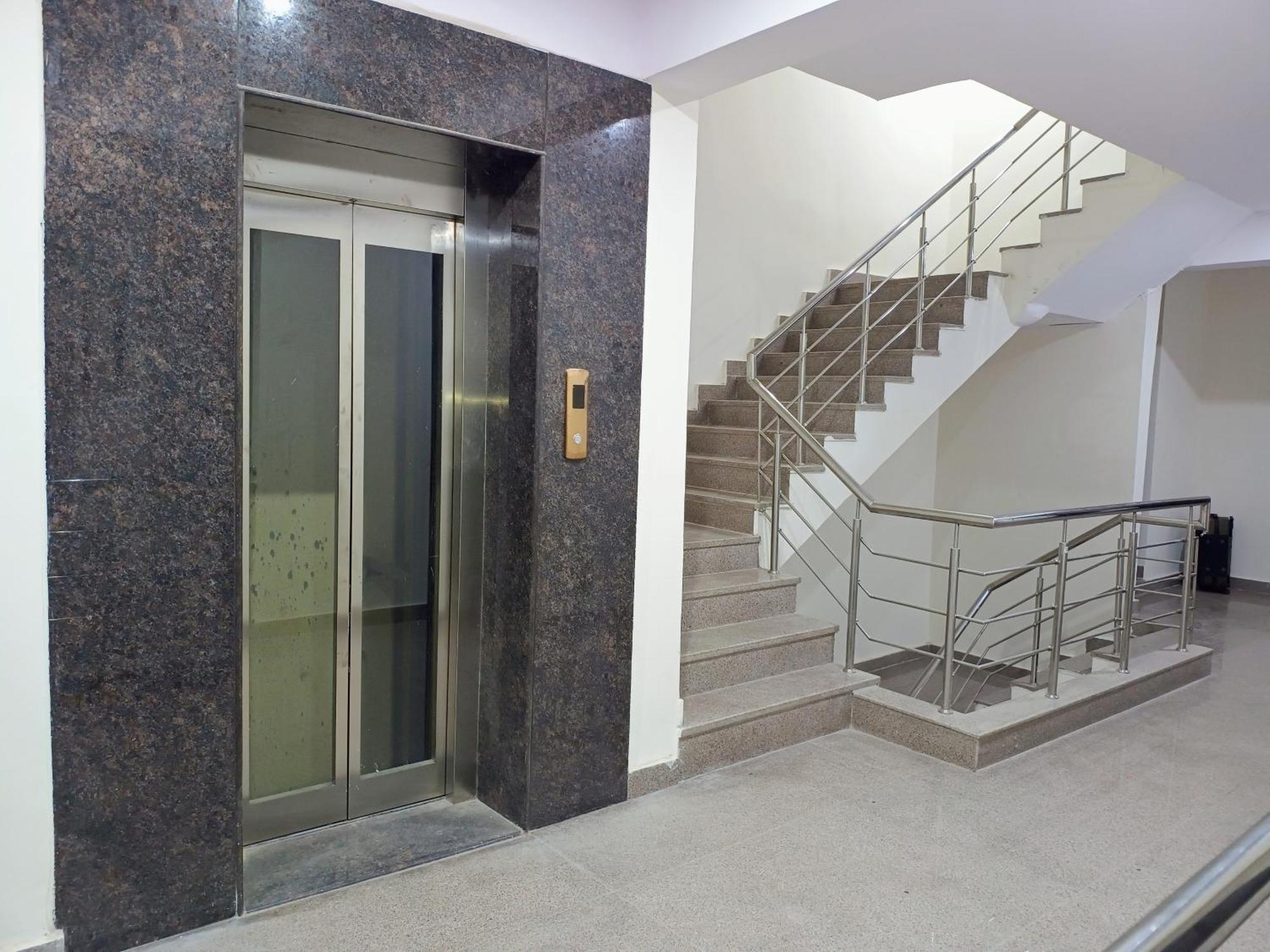 Hotel Krishna Tower Delhi  Exterior photo