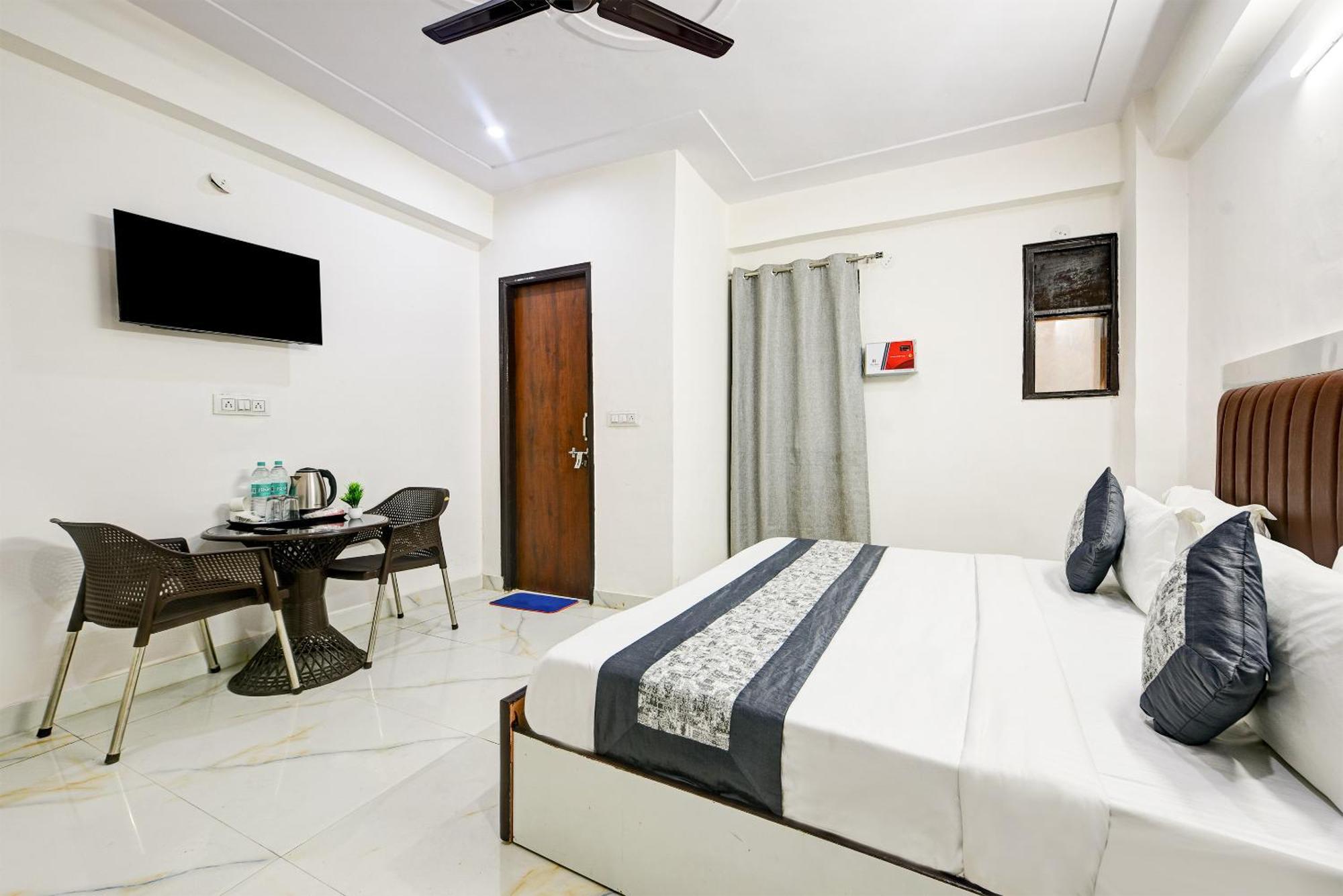 Hotel Krishna Tower Delhi  Exterior photo