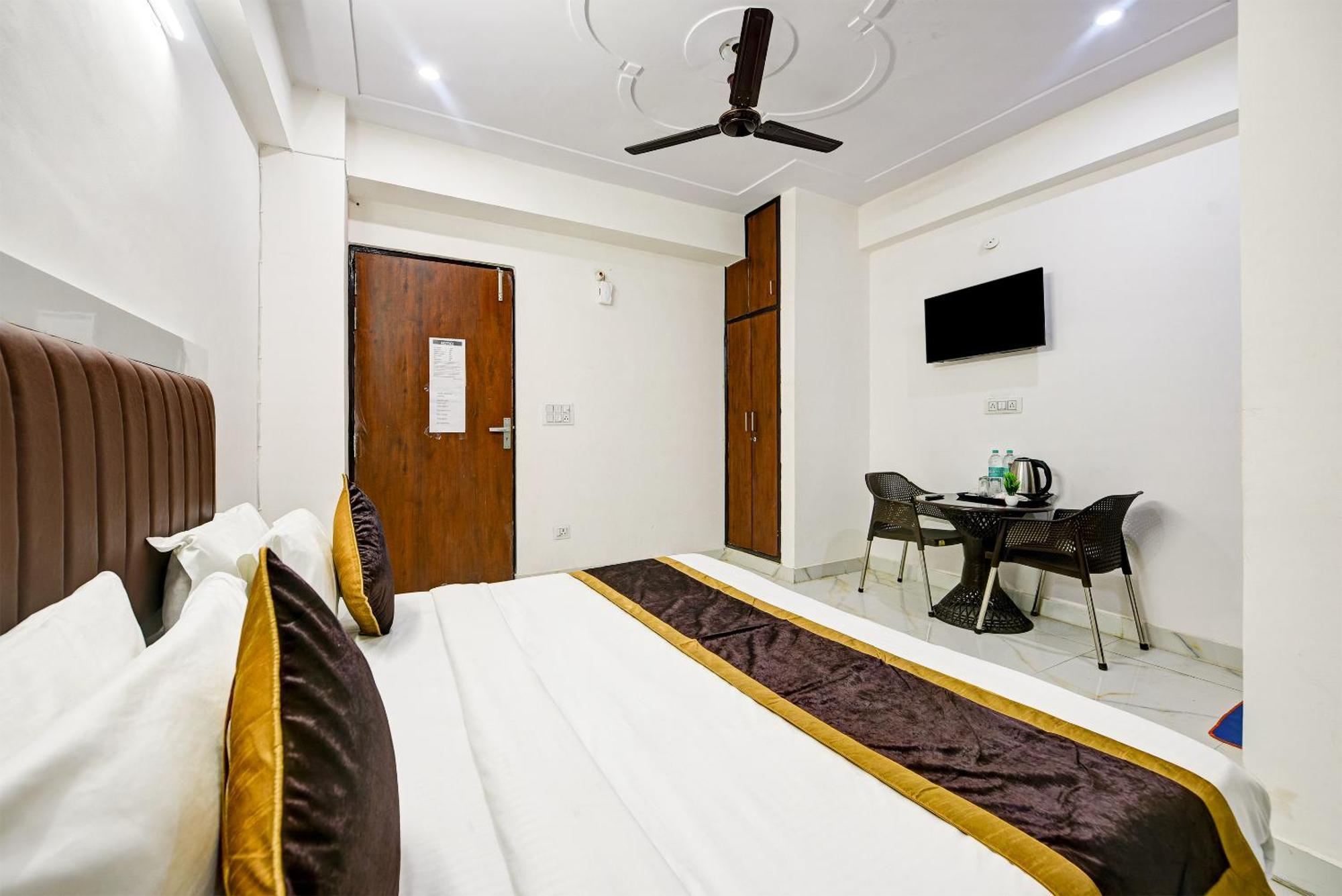 Hotel Krishna Tower Delhi  Exterior photo