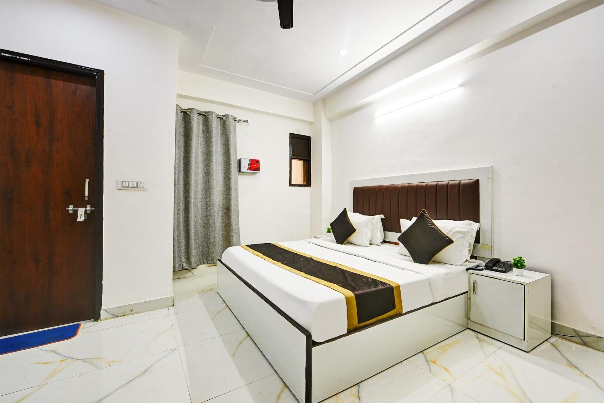 Hotel Krishna Tower Delhi  Exterior photo