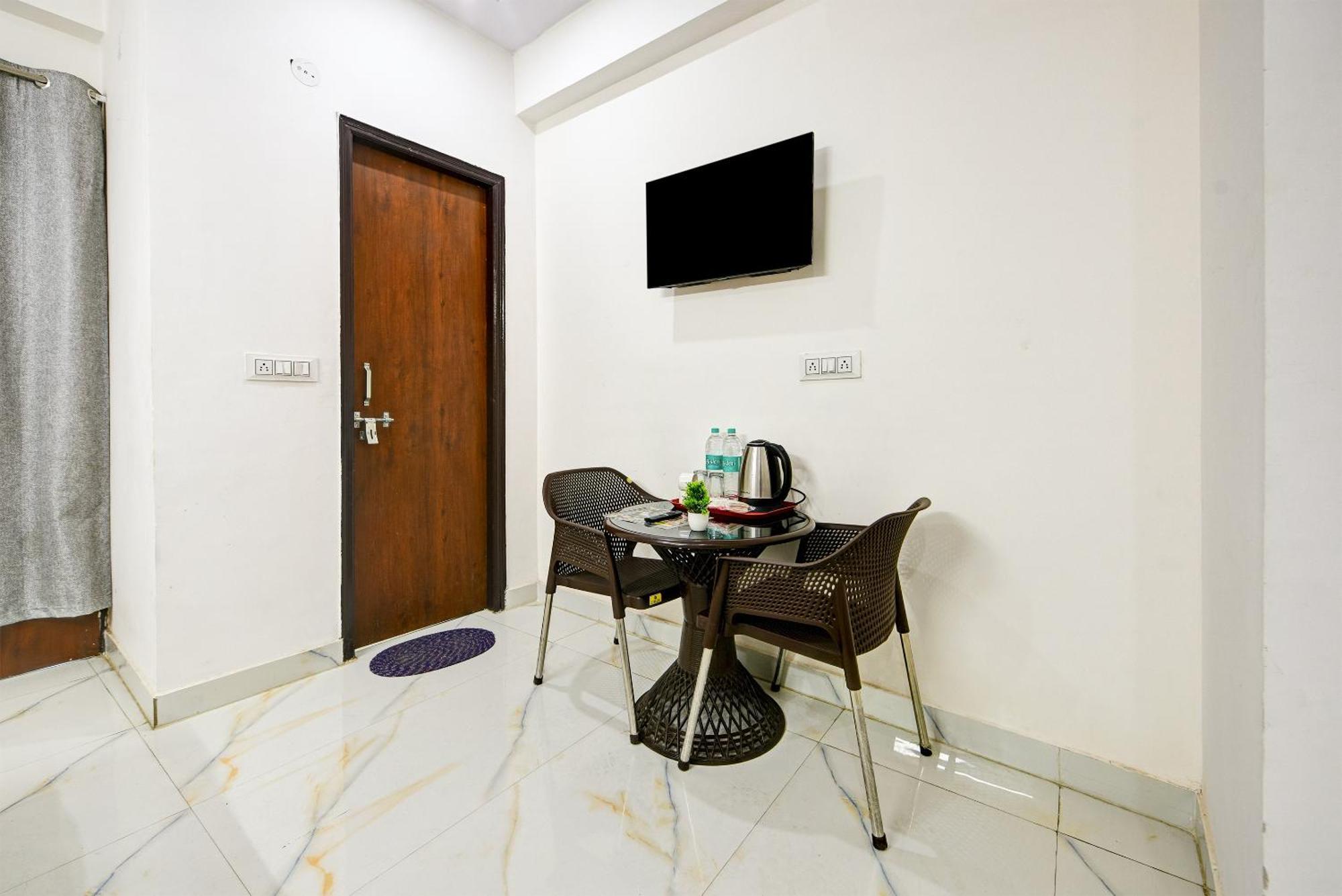 Hotel Krishna Tower Delhi  Exterior photo