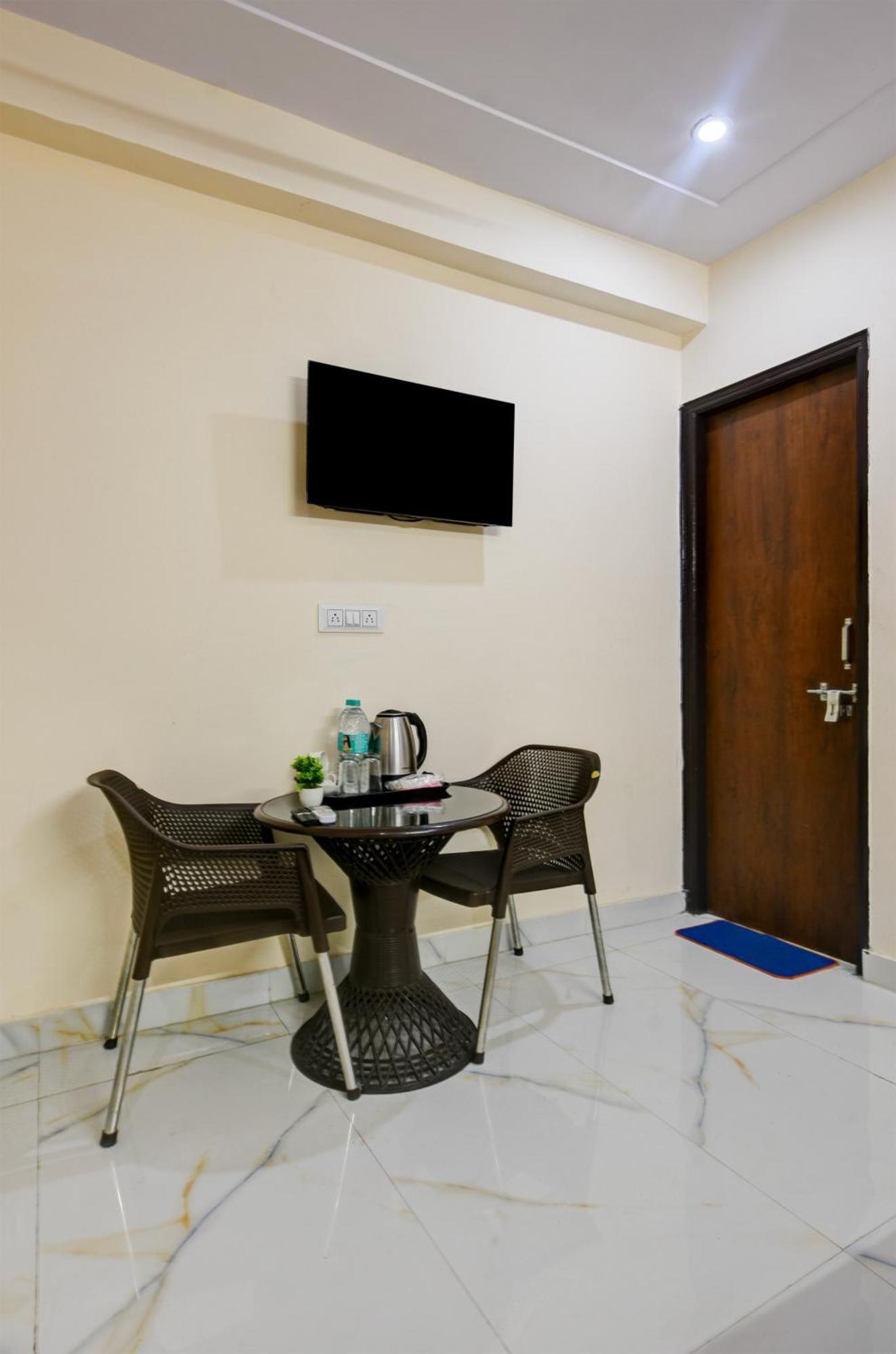 Hotel Krishna Tower Delhi  Exterior photo