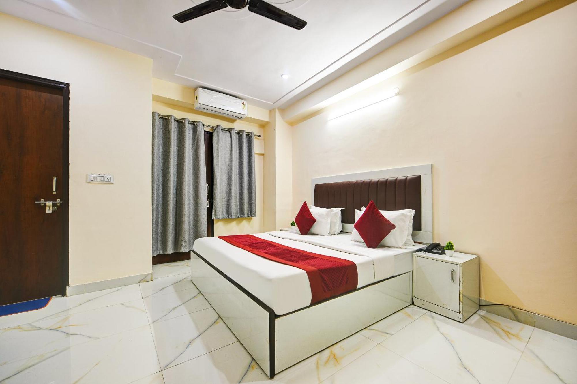 Hotel Krishna Tower Delhi  Exterior photo
